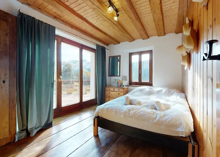 Les Hirondelles, Cosy With A Magnificent View On The Mountains