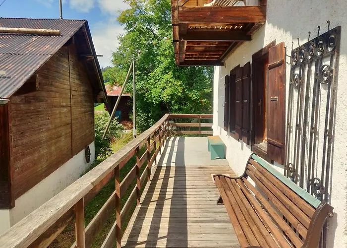 Les Hirondelles, Cosy With A Magnificent View On The Mountains La Forclaz