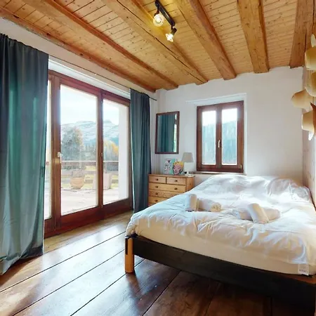 Les Hirondelles, Cosy With A Magnificent View On The Mountains